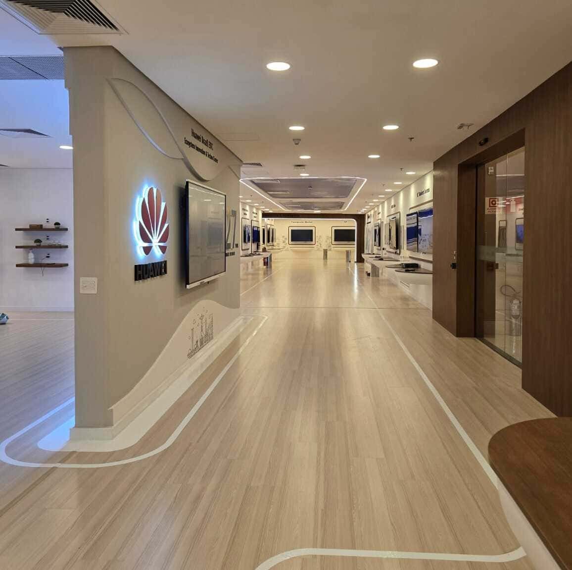 Obra comercial com acabamento